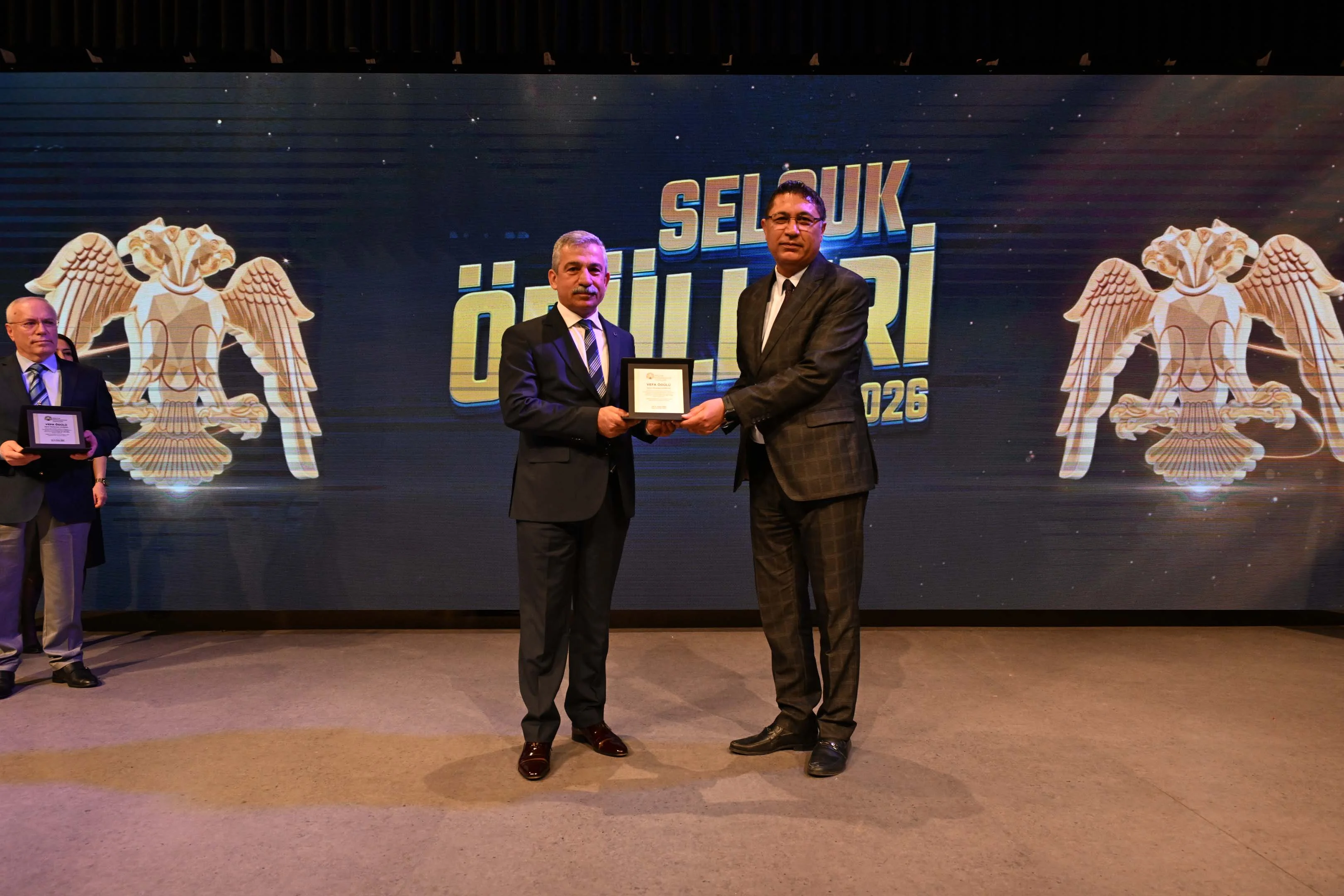 Selçuk Üniversitesi Ödülleri Töreni’nde Akademik ve İdari Başarılar Taçlandırıldı
